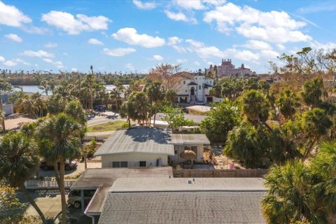 Casa en venta en Saint Pete Beach, Florida, 2 dormitorios, 101.54 m2 № 1548526 - foto 28