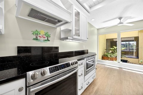 Купить кондоминиум в Пунта-Горда, Флорида 9 комнат, 138.24м2, № 2218330 - фото 16