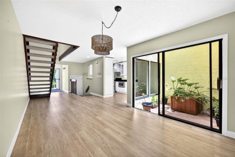 Купить кондоминиум в Пунта-Горда, Флорида 9 комнат, 138.24м2, № 2218330 - фото 4