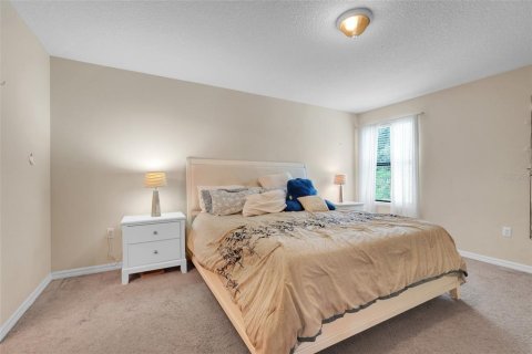 House in Davenport, Florida 6 bedrooms, 289.86 sq.m. № 1900705 - photo 24
