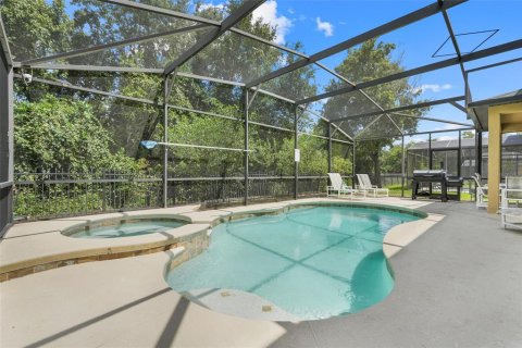 House in Davenport, Florida 6 bedrooms, 289.86 sq.m. № 1900705 - photo 2