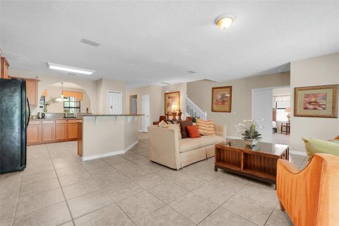House in Davenport, Florida 6 bedrooms, 289.86 sq.m. № 1900705 - photo 14