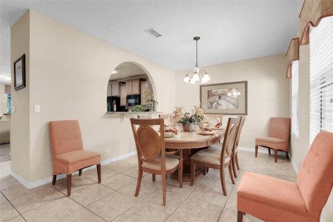 House in Davenport, Florida 6 bedrooms, 289.86 sq.m. № 1900705 - photo 8