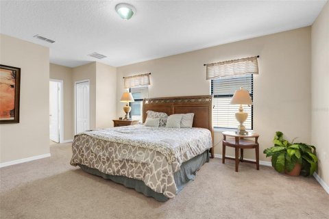House in Davenport, Florida 6 bedrooms, 289.86 sq.m. № 1900705 - photo 17
