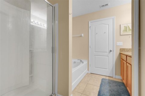 House in Davenport, Florida 6 bedrooms, 289.86 sq.m. № 1900705 - photo 19