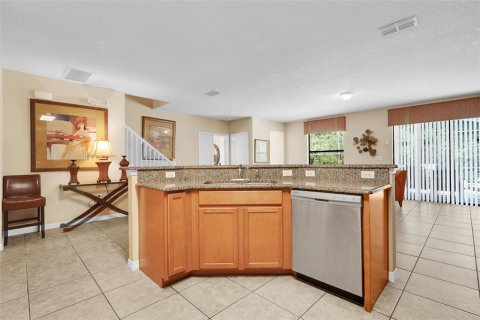 House in Davenport, Florida 6 bedrooms, 289.86 sq.m. № 1900705 - photo 11