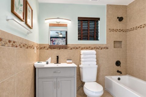 House in Oakland Park, Florida 5 bedrooms, 182.65 sq.m. № 2267629 - photo 21