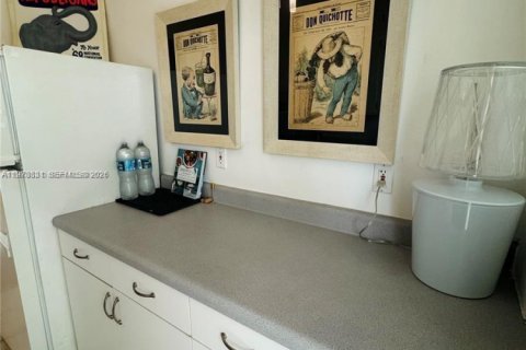 Condominio en alquiler en Miami Beach, Florida, 1 dormitorio, 64.1 m2 № 2033899 - foto 10