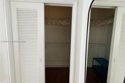 Condominio en alquiler en Miami Beach, Florida, 1 dormitorio, 64.1 m2 № 2033899 - foto 17