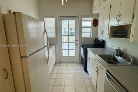 Condominio en alquiler en Miami Beach, Florida, 1 dormitorio, 64.1 m2 № 2033899 - foto 8