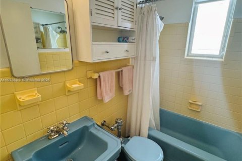 Condominio en alquiler en Miami Beach, Florida, 1 dormitorio, 64.1 m2 № 2033899 - foto 12