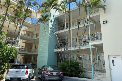 Condominio en alquiler en Miami Beach, Florida, 1 dormitorio, 64.1 m2 № 2033899 - foto 18