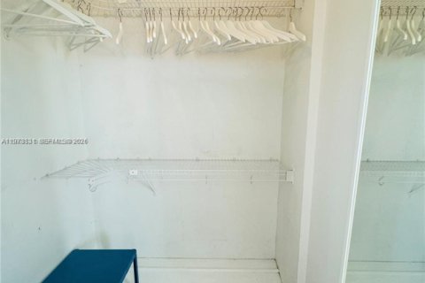 Condominio en alquiler en Miami Beach, Florida, 1 dormitorio, 64.1 m2 № 2033899 - foto 16