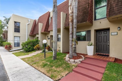 Touwnhouse à vendre à Pembroke Pines, Floride: 2 chambres, 96.62 m2 № 2153828 - photo 7
