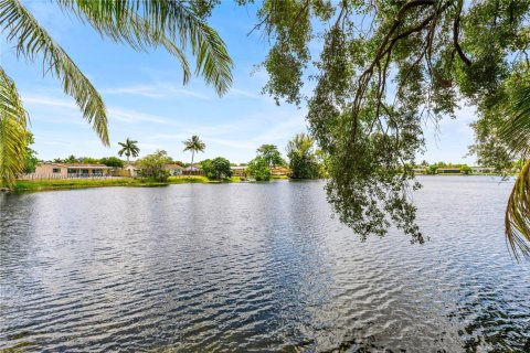 Touwnhouse à Pembroke Pines, Floride 2 chambres, 96.62 m2 № 2153828