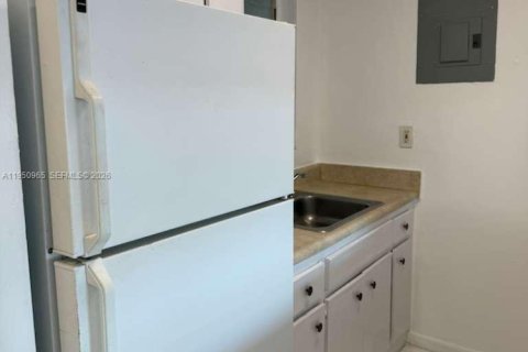 Apartamento en alquiler en Miami, Florida, 1 dormitorio № 2006400 - foto 4