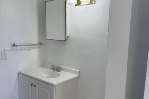 Apartamento en alquiler en Miami, Florida, 1 dormitorio № 2006400 - foto 15
