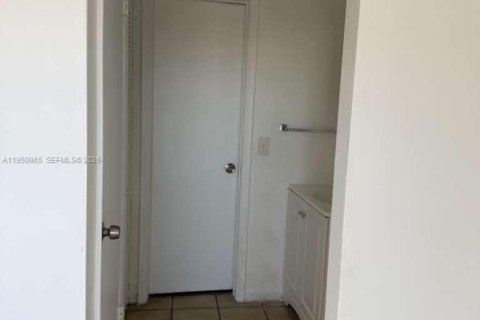 Apartamento en alquiler en Miami, Florida, 1 dormitorio № 2006400 - foto 9