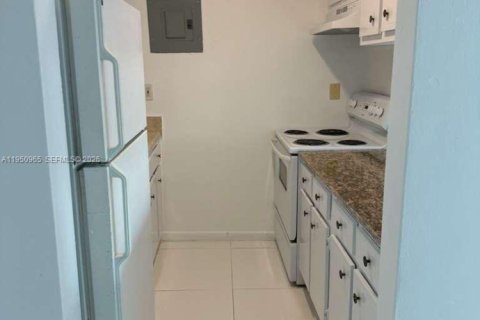 Apartamento en alquiler en Miami, Florida, 1 dormitorio № 2006400 - foto 6