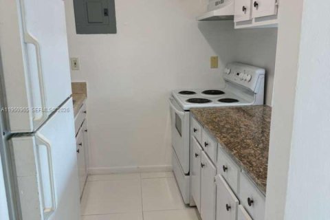 Apartamento en alquiler en Miami, Florida, 1 dormitorio № 2006400 - foto 5