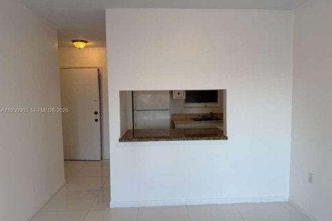 Apartamento en alquiler en Miami, Florida, 1 dormitorio № 2006400 - foto 12
