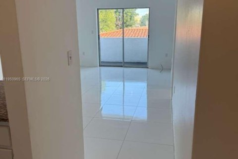 Apartamento en alquiler en Miami, Florida, 1 dormitorio № 2006400 - foto 7