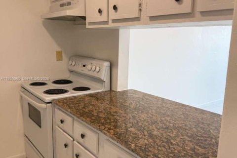 Apartamento en alquiler en Miami, Florida, 1 dormitorio № 2006400 - foto 3