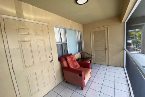 Condo in Hallandale Beach, Florida, 2 bedrooms  № 2064888 - photo 26