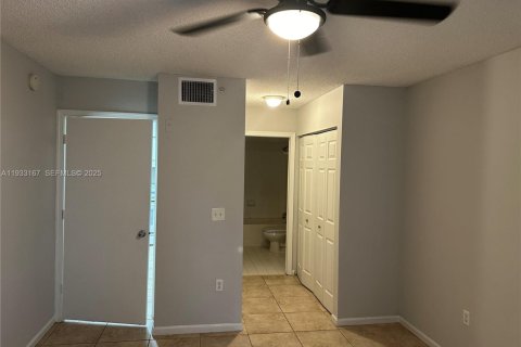 Condominio en alquiler en Miramar, Florida, 2 dormitorios, 89.74 m2 № 1991908 - foto 8