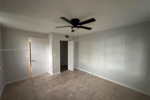 Condominio en alquiler en Miramar, Florida, 2 dormitorios, 89.74 m2 № 1991908 - foto 20