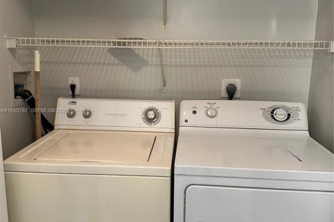 Condominio en alquiler en Miramar, Florida, 2 dormitorios, 89.74 m2 № 1991908 - foto 12