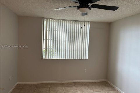 Condominio en alquiler en Miramar, Florida, 2 dormitorios, 89.74 m2 № 1991908 - foto 9