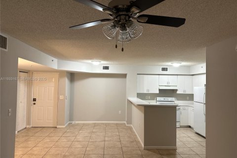 Condominio en alquiler en Miramar, Florida, 2 dormitorios, 89.74 m2 № 1991908 - foto 5