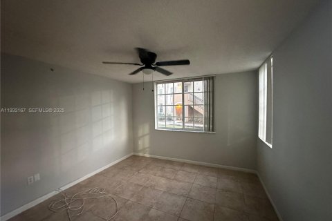 Condominio en alquiler en Miramar, Florida, 2 dormitorios, 89.74 m2 № 1991908 - foto 19