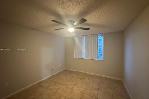 Condominio en alquiler en Miramar, Florida, 2 dormitorios, 89.74 m2 № 1991908 - foto 11