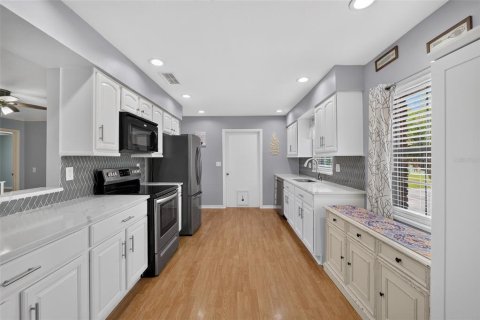 Villa ou maison à vendre à Winter Haven, Floride: 3 chambres, 157.84 m2 № 2147969 - photo 6