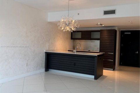 Condo in Miami, Florida, 1 bedroom  № 1464009 - photo 12