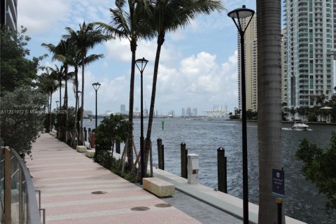 Condo in Miami, Florida, 1 bedroom  № 1464009 - photo 27
