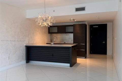 Condo in Miami, Florida, 1 bedroom  № 1464009 - photo 9