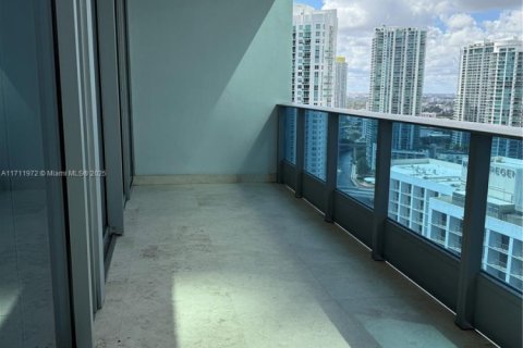 Condo in Miami, Florida, 1 bedroom  № 1464009 - photo 21