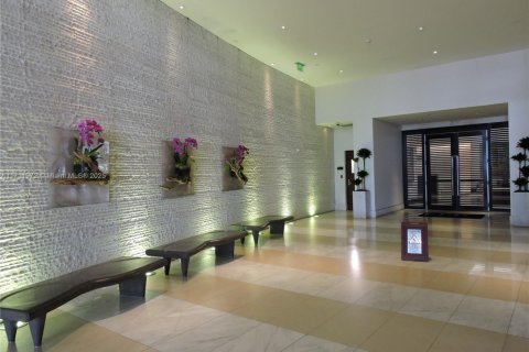 Condo in Miami, Florida, 1 bedroom  № 1464009 - photo 4