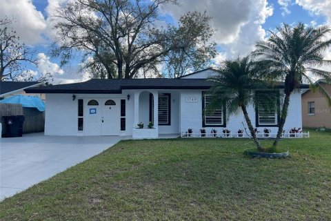 House in Orlando, Florida 3 bedrooms, 133.41 sq.m. № 1733657 - photo 1