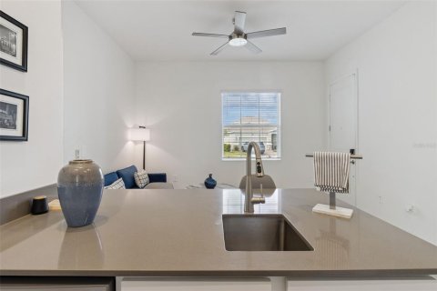 House in Davenport, Florida 4 bedrooms, 246.19 sq.m. № 2396832 - photo 23