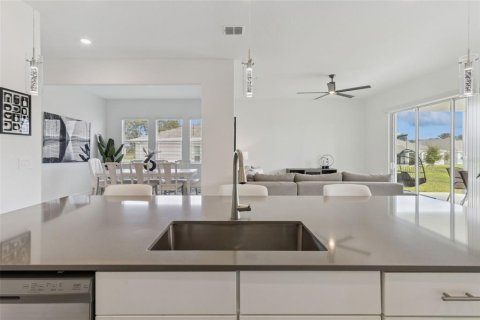 House in Davenport, Florida 4 bedrooms, 246.19 sq.m. № 2396832 - photo 13