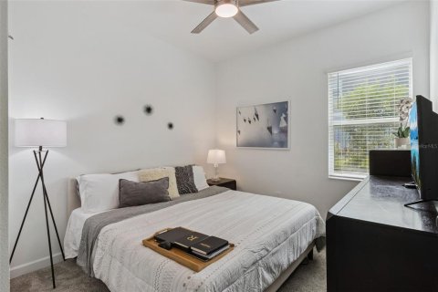 House in Davenport, Florida 4 bedrooms, 246.19 sq.m. № 2396832 - photo 17