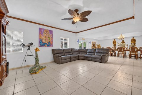 Villa ou maison à vendre à Miami, Floride: 3 chambres, 208.29 m2 № 2429858 - photo 17