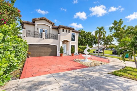 Villa ou maison à vendre à Miami, Floride: 3 chambres, 208.29 m2 № 2429858 - photo 2