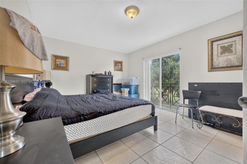 Villa ou maison à vendre à Miami, Floride: 3 chambres, 208.29 m2 № 2429858 - photo 30