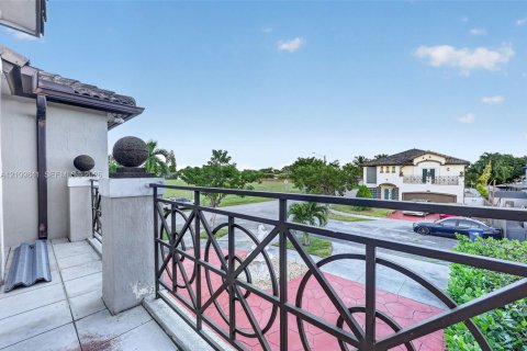 Villa ou maison à vendre à Miami, Floride: 3 chambres, 208.29 m2 № 2429858 - photo 25