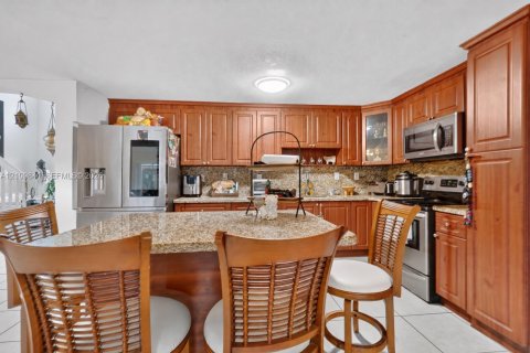 Villa ou maison à vendre à Miami, Floride: 3 chambres, 208.29 m2 № 2429858 - photo 11